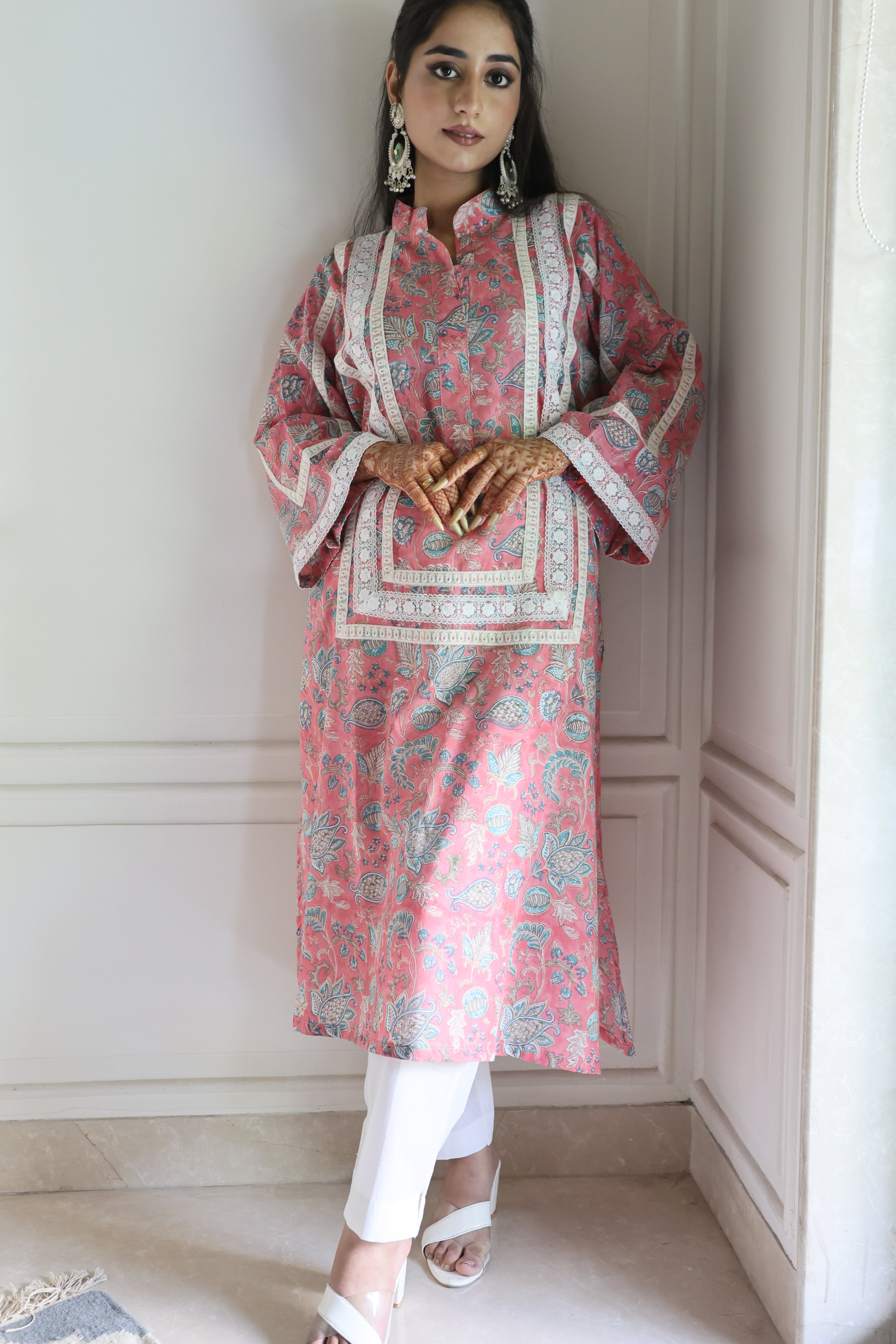 Pink Jaipuri Block Print Cotton Kurta with Elegant Lacework